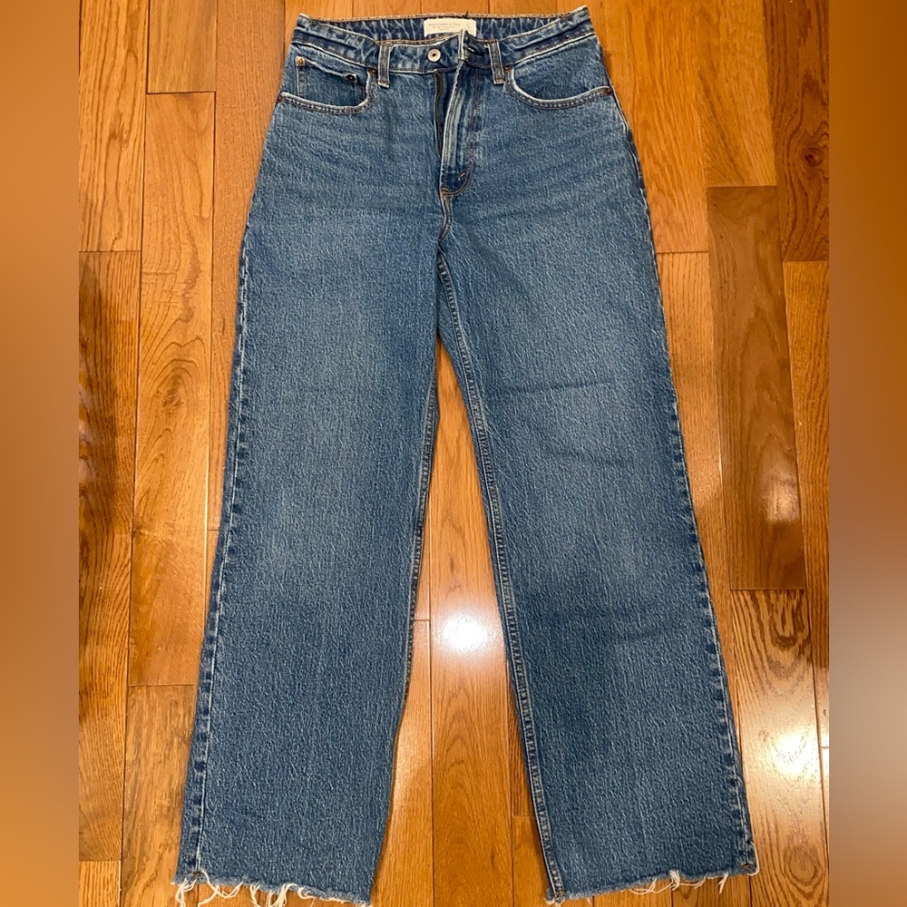 Abercrombie Curve Love High Rize 90s Relaxed Jean